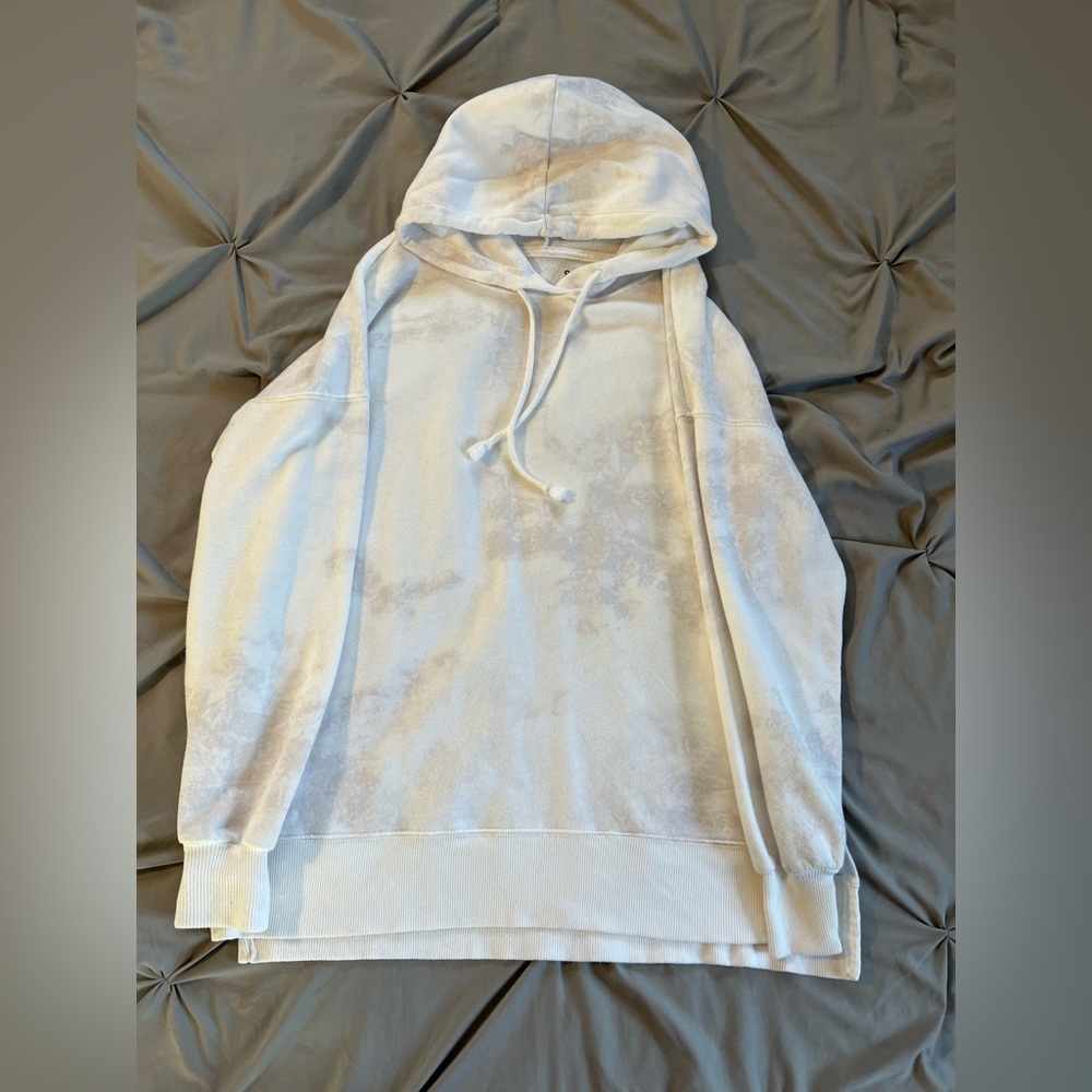 Girls white and gray sweatshirt.